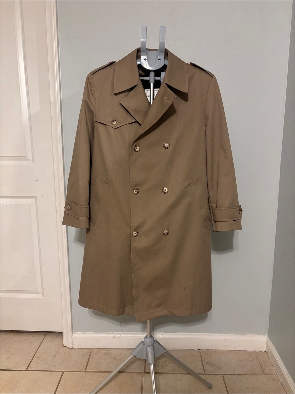 Anderson Little Classic Men's Double-Breasted Trench Coat in Khaki